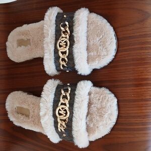 BRAND NEW WOMEN'S MICHAEL KORS SLIPPERS